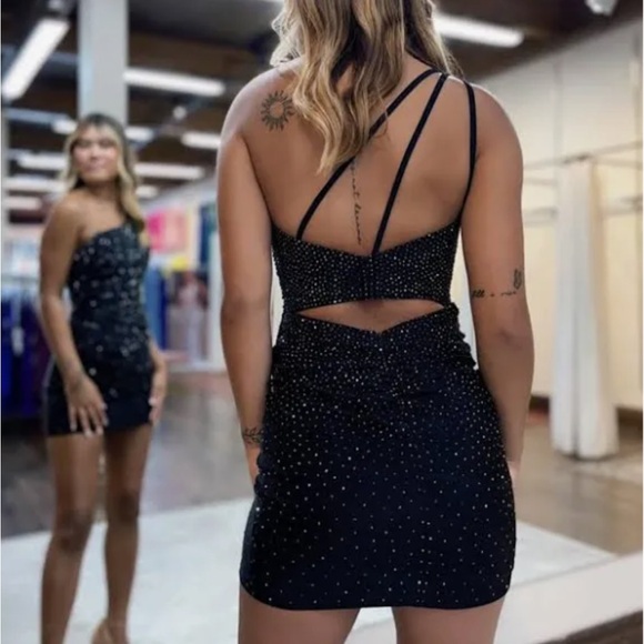 Kiss Prom black asymmetrical dress - Picture 2 of 4